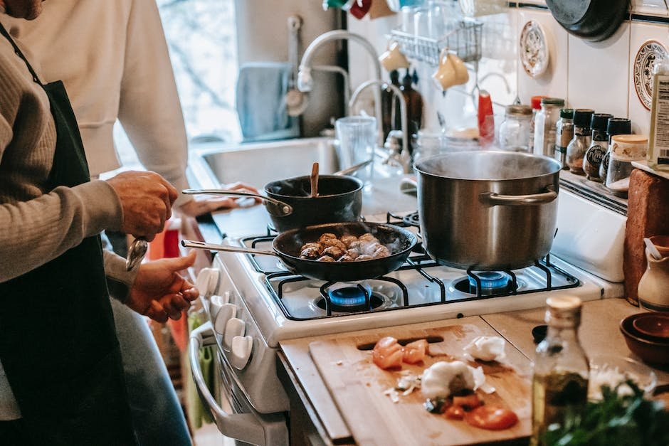 how to roast peanuts in a pan