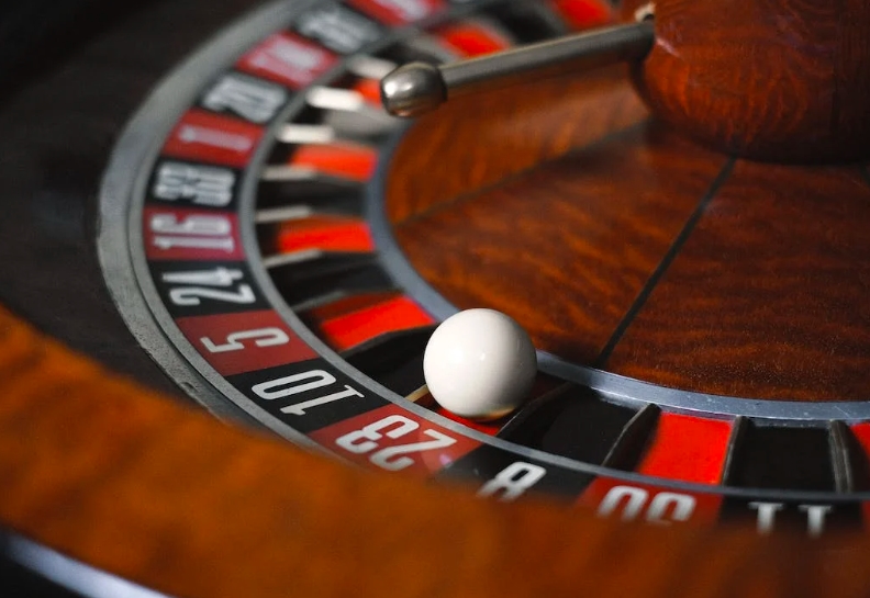 The Spin of the Wheel: A Guide to Roulette and Other Wheel-Based Games