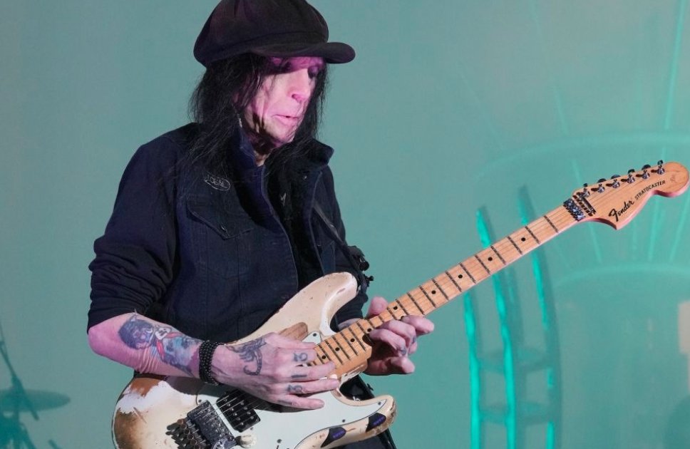 Mick Mars Sues Mötley Crüe