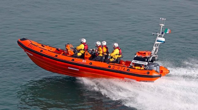 Kitesurfer rescued by Arbroath lifeboat after equipment failure