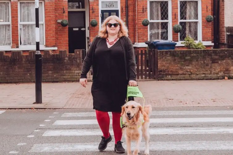 blind woman guide dog hospital security guard