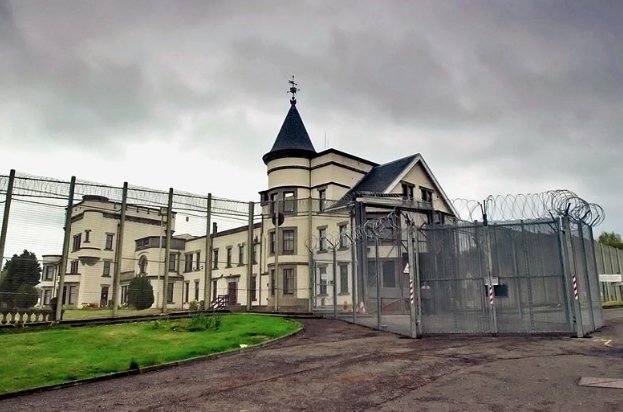 Children still detained at Dungavel despite ban, BBC reveals