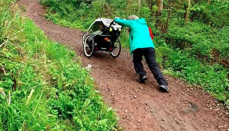 glasgow woman walking to rome with trailer