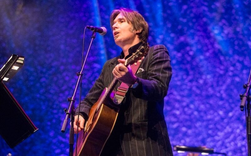 Del Amitri singer Justin Currie reveals his battle with Parkinson’s disease