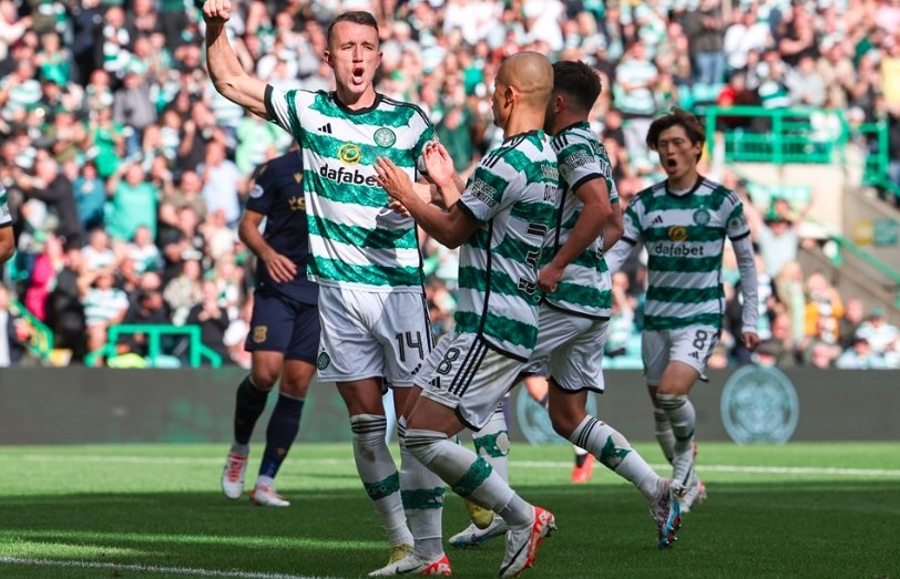 Celtic crush Dundee to keep up pressure on Rangers