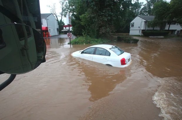 Flood risk homes face insurance crisis