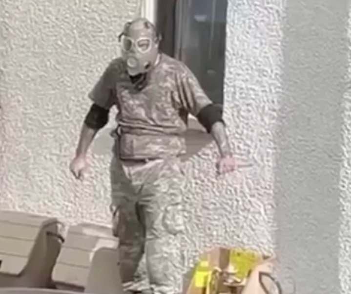 Inverness gas mask knife standoff