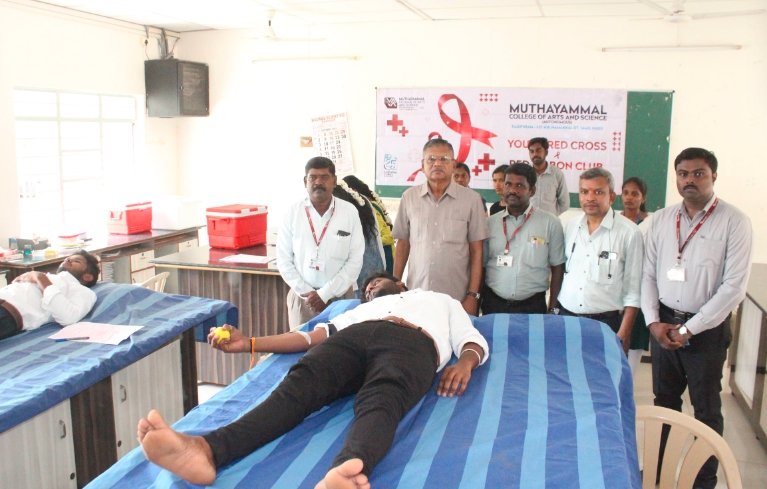 volunteer helping patients in hospital