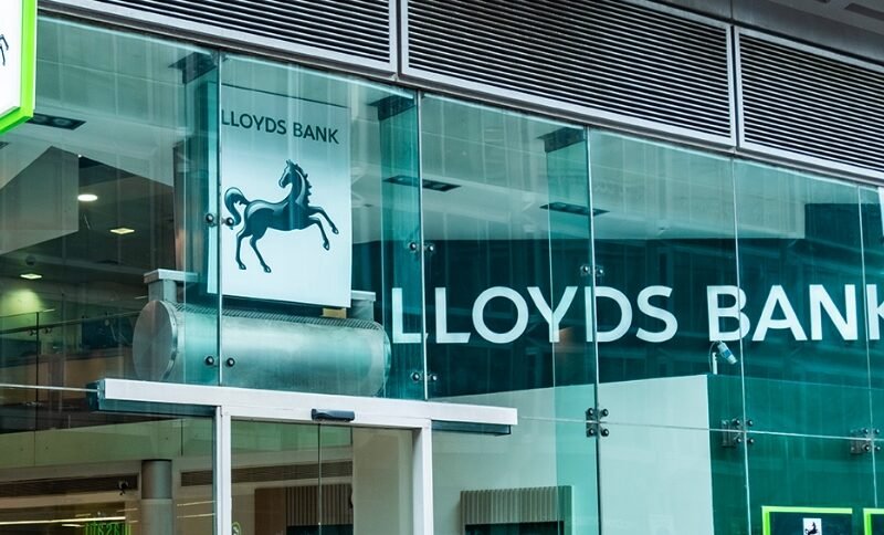 Lloyds Banking Group to Close 136 High Street Branches in Major Reshuffle