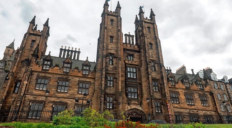 Bill Could Allow Catholics to Represent Monarch at Church of Scotland Assembly