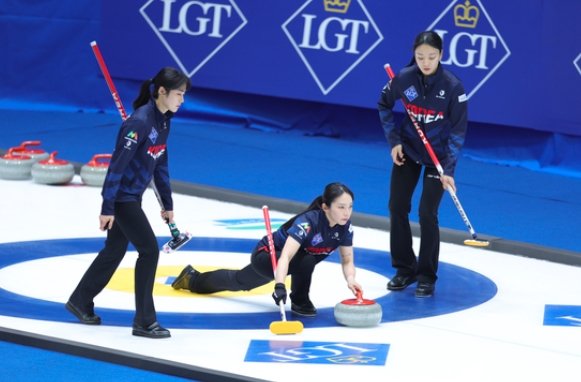 Rachel Homan curling championship match