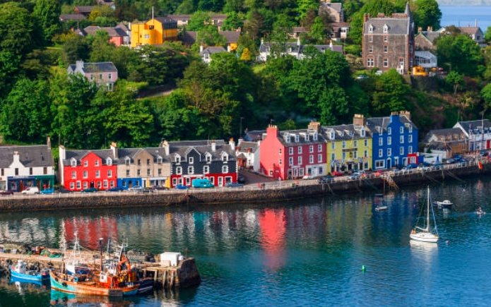 Prince William & Kate Middleton To Head On A Romantic Getaway To This Colourful Coastal Town