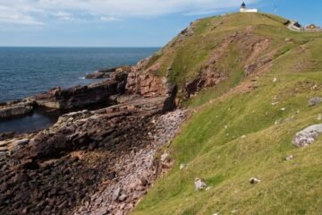 Billion-Year-Old Impact in Scotland Sparks Questions About Life on Land