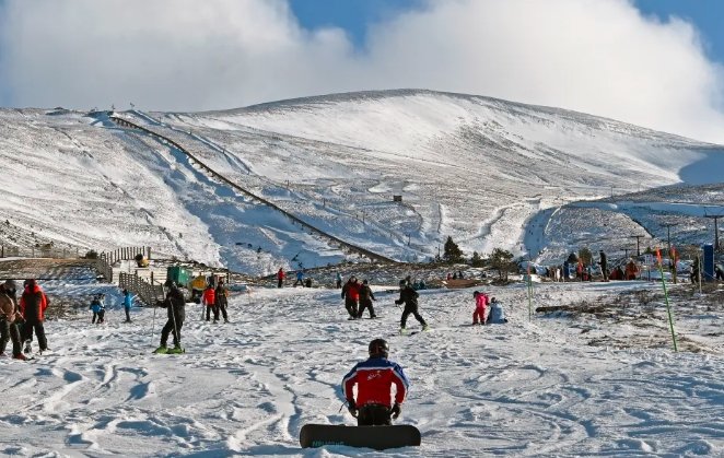 Rare June Snow Dusts Scottish Mountain Peaks Amid Arctic Chill