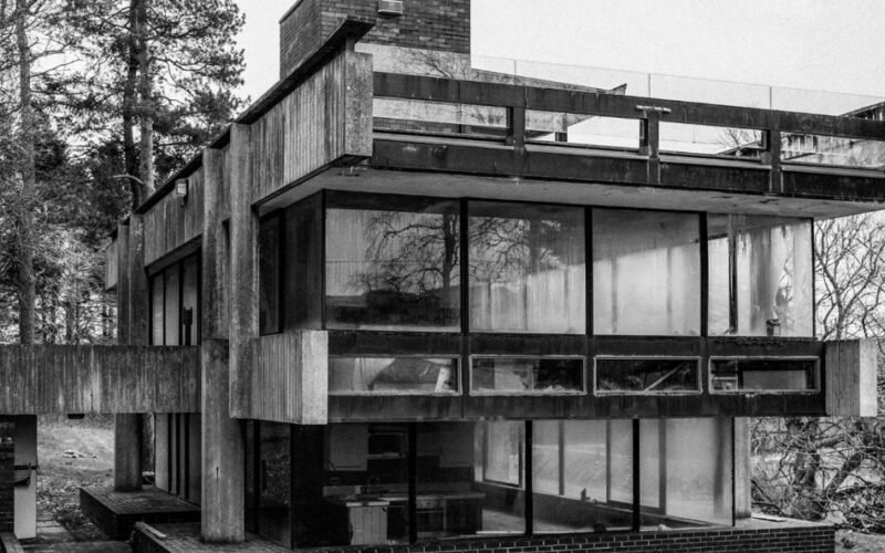 Scottish Heritage Coalition Secures Modernist Landmark in £279,000 Auction Bid