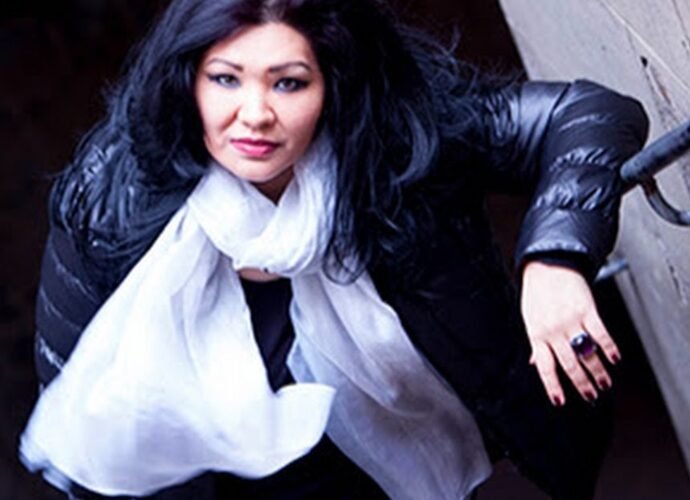 Shahsanem Murray’s Naked Nimbus Explores Love and Loss