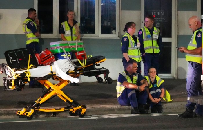 Issue Travel Warnings After Sydney Shooting