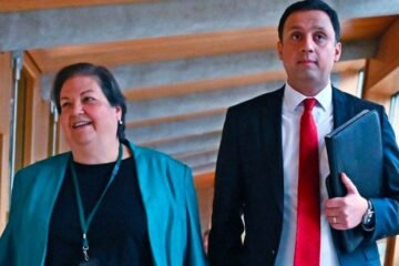 Scotland Leaders Clash Over Benefits Dependency