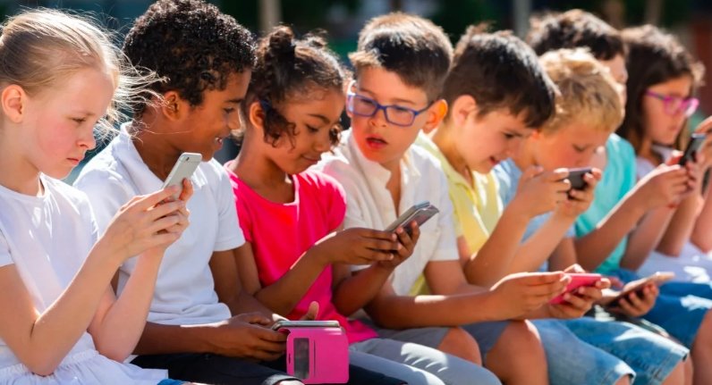 Scotland Kids Hit Record Screen Time, Sparking Health Fears