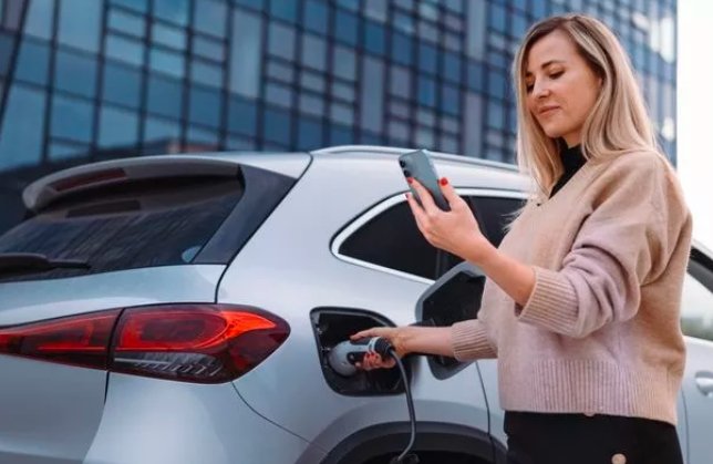 Arnold Clark Charge Tops Scotland EV Network