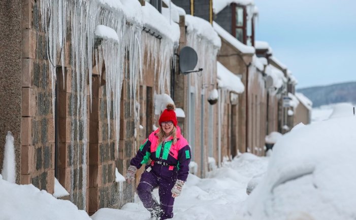 UK Faces Ice and Snow Chaos as Storm Goretti Hits