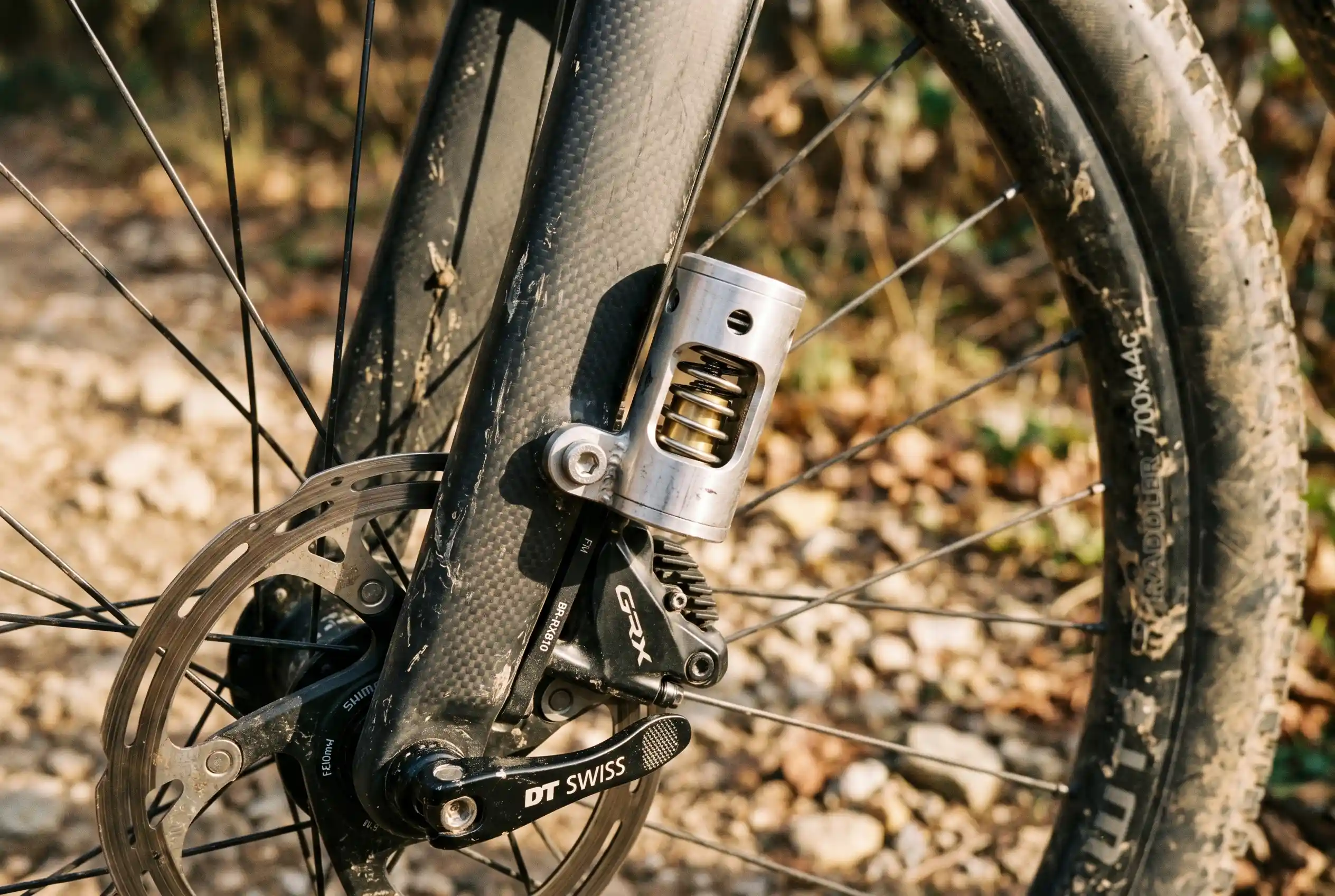 Rimpact gravel tuned mass damper for forks