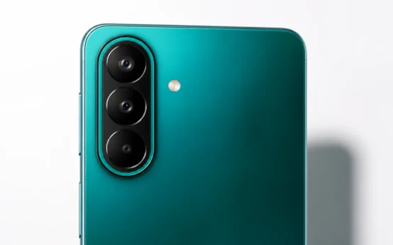 Samsung Galaxy F70 Pro green rear camera island Flipkart tease
